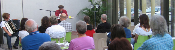 web_bib_kirschbluete